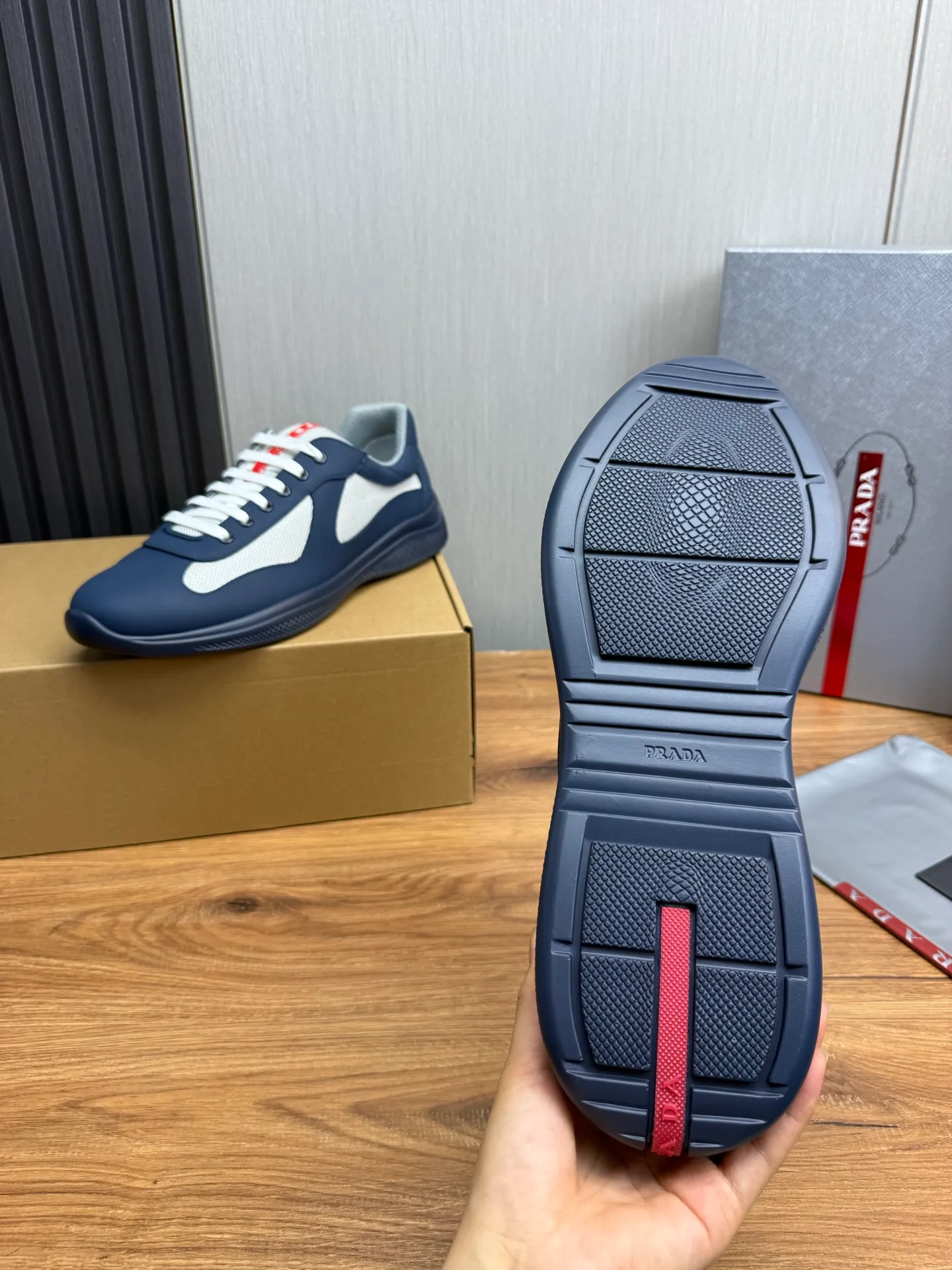 Men's shoes 640💰 [PRADA] Hot selling items🔥Must be recommended every day~~ Official website synchronized, 1:1 high quality shipments✔️ Imported cowhide fabric, rubber material + cowhide lining, original bottom, high-end airplane box packaging🎁 38-45 (38.45 custom-made, non-returnable)